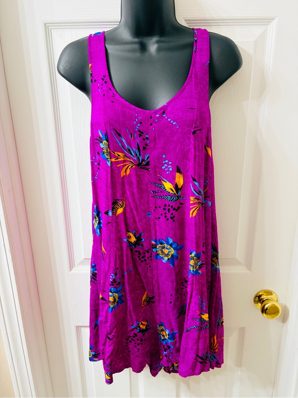 Rusty Hawaiian Print Zip Up Romper w/Open Back  Size M